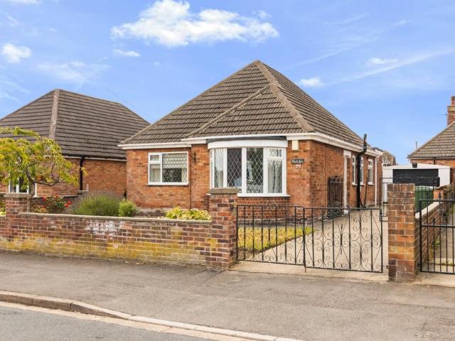 2 bedroom bungalow for sale