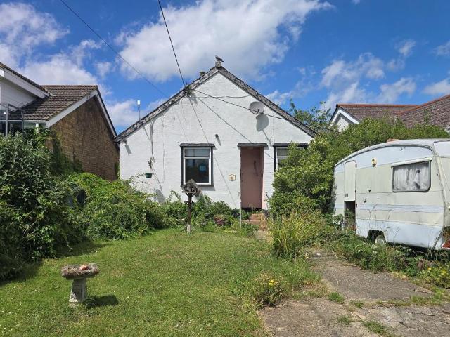 2 bedroom bungalow for sale