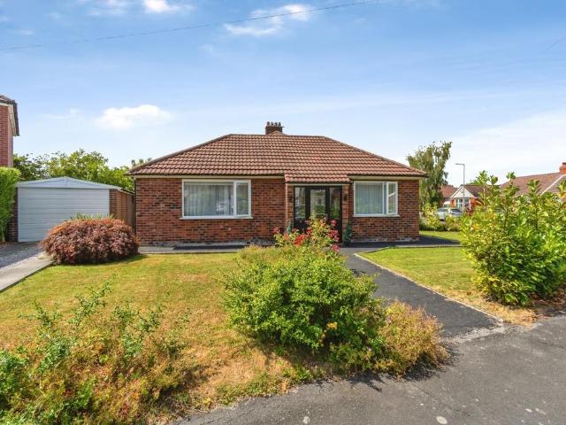 2 bedroom bungalow for sale