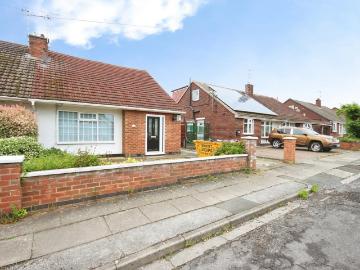 2 bedroom bungalow for sale