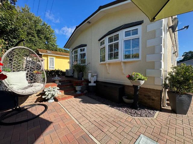 2 bedroom bungalow for sale
