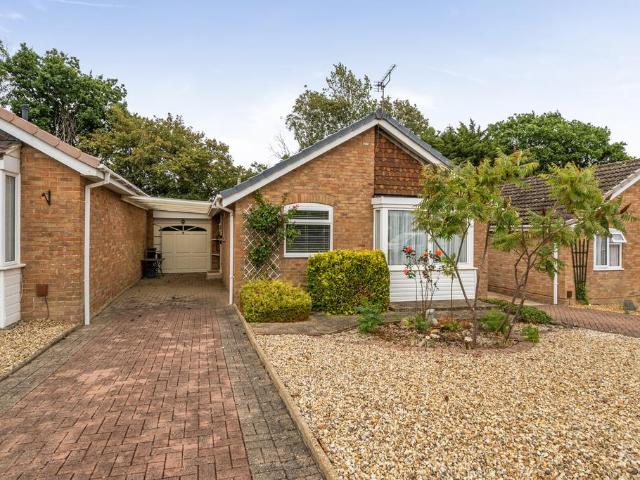 2 bedroom bungalow for sale