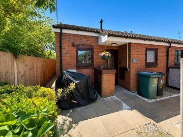 2 bedroom bungalow for sale