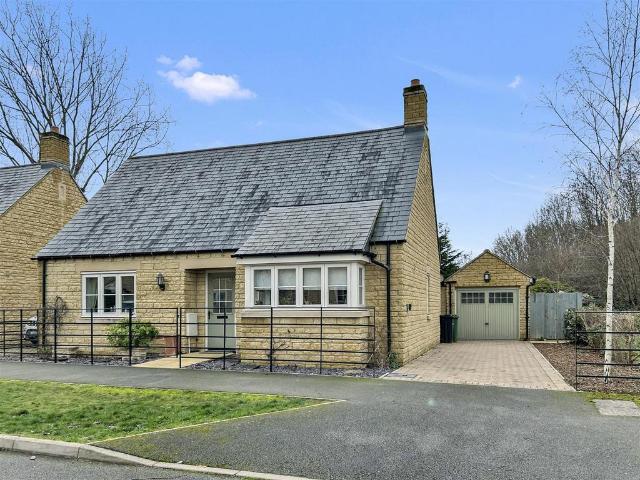 2 bedroom bungalow for sale