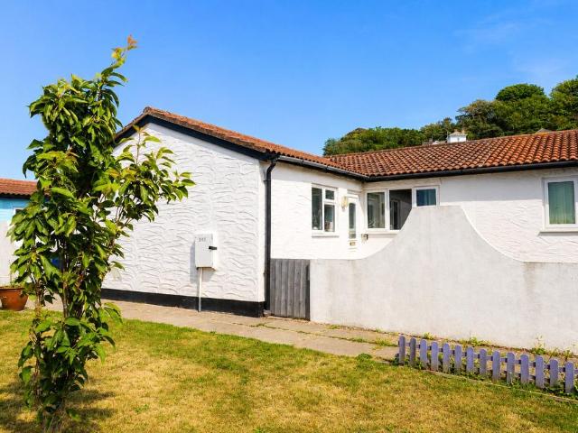 2 bedroom bungalow for sale