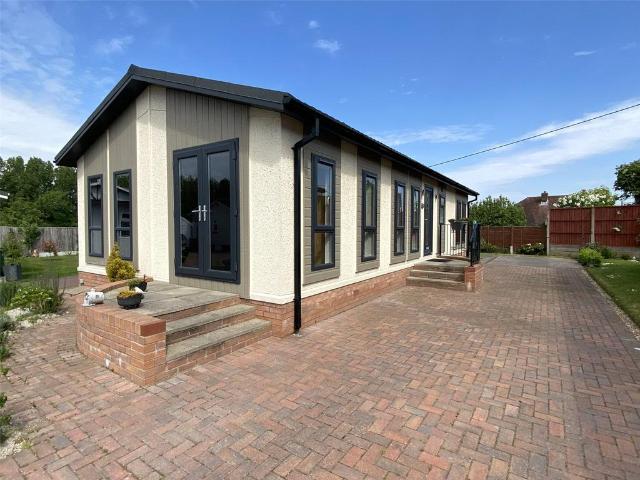 2 bedroom bungalow for sale