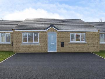 2 bedroom bungalow for sale
