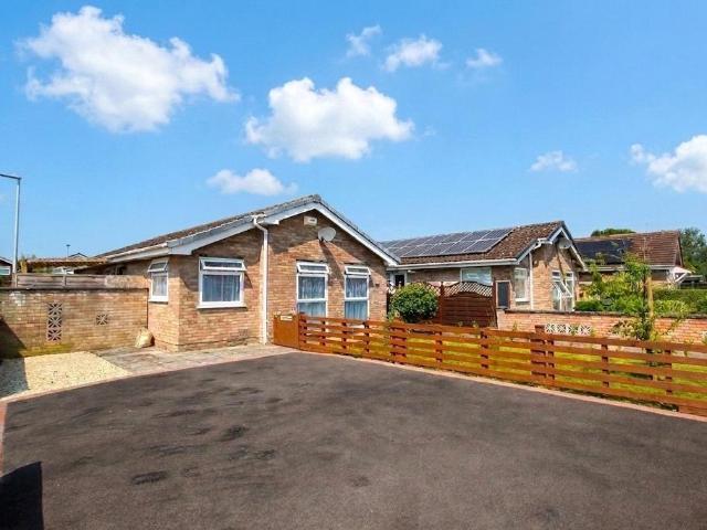 2 bedroom bungalow for sale