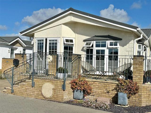 2 bedroom bungalow for sale