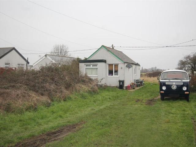 2 bedroom bungalow for sale