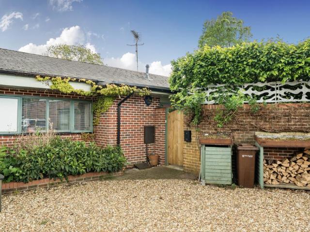 2 bedroom bungalow for sale