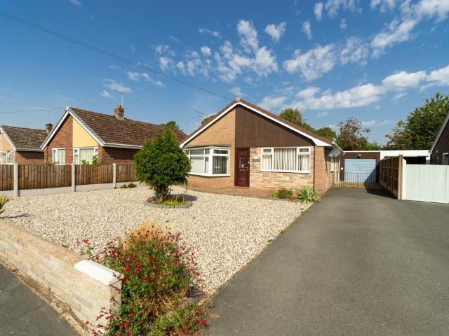 2 bedroom bungalow for sale