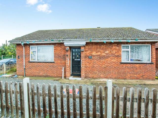 2 bedroom bungalow for sale