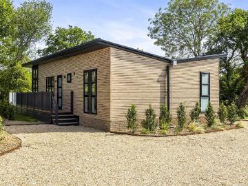 2 bedroom bungalow for sale