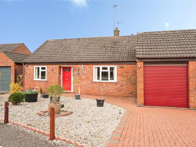 2 bedroom bungalow for sale