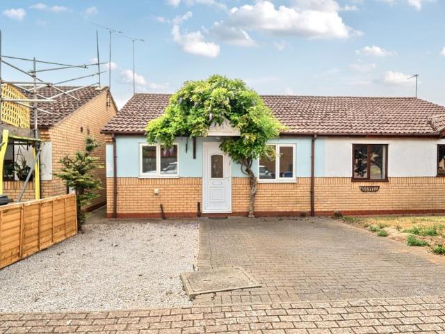 2 bedroom bungalow for sale