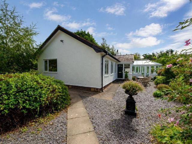 2 bedroom bungalow for sale