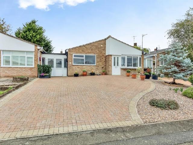 2 bedroom bungalow for sale