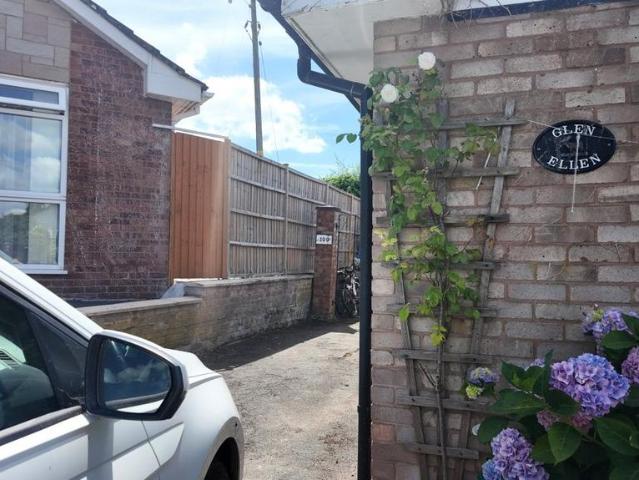 2 bedroom bungalow for sale