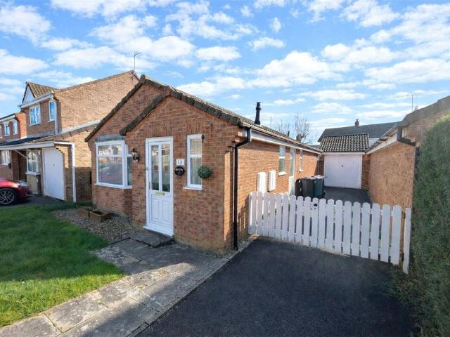 2 bedroom bungalow for sale