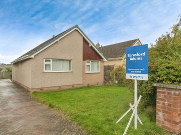 2 bedroom bungalow for sale
