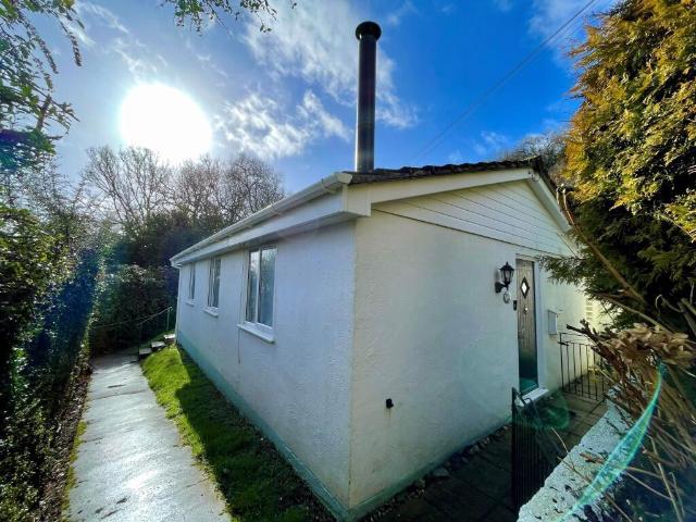 2 bedroom bungalow for sale