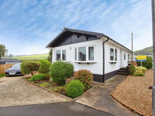 2 bedroom bungalow for sale