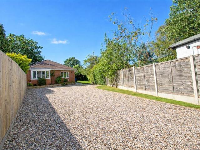 2 bedroom bungalow for sale