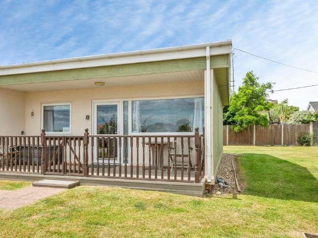 2 bedroom bungalow for sale