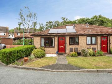 2 bedroom bungalow for sale
