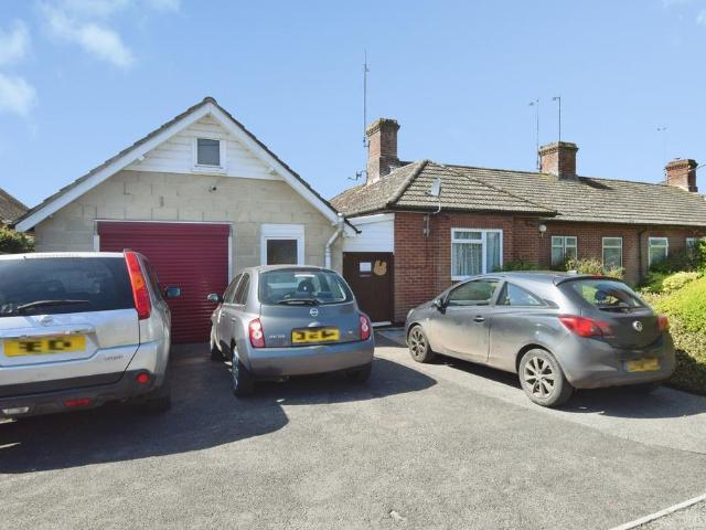 2 bedroom bungalow for sale