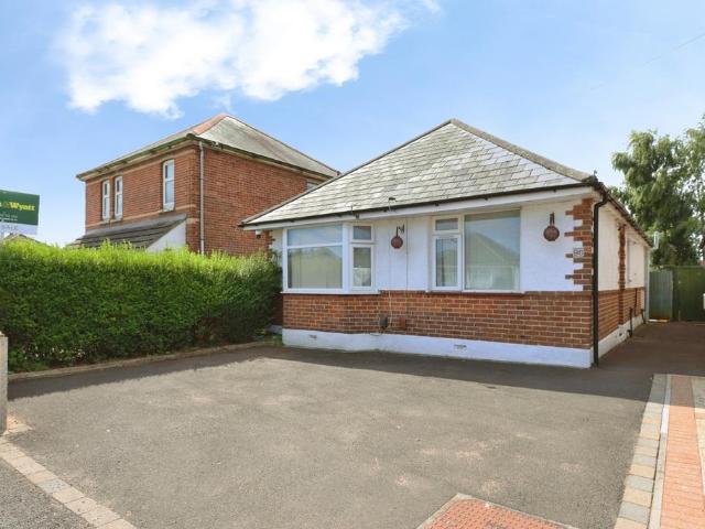 2 bedroom bungalow for sale