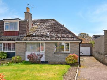 Bungalow for sale in Heathryfold Circle AB16 Aberdeen - Garden