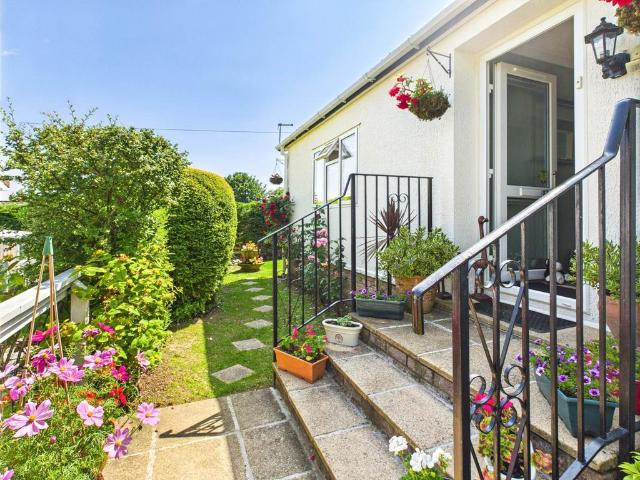 2 bedroom bungalow for sale