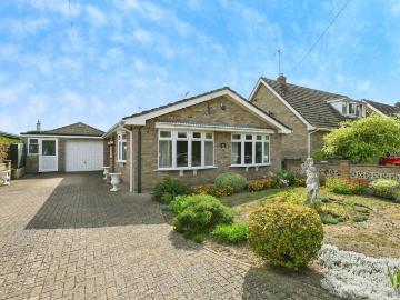 2 bedroom bungalow for sale