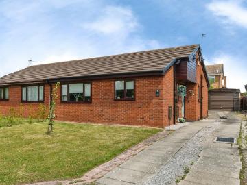 2 bedroom bungalow for sale