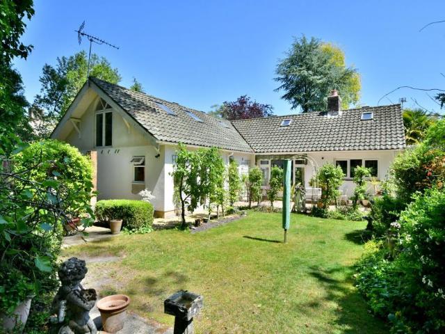 2 bedroom bungalow for sale