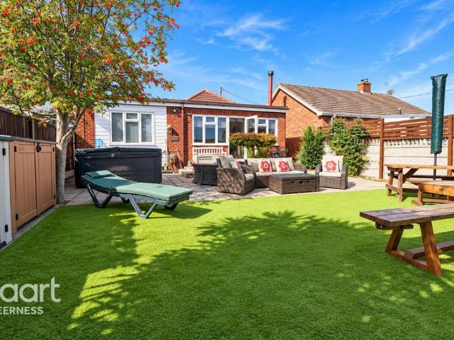 2 bedroom bungalow for sale