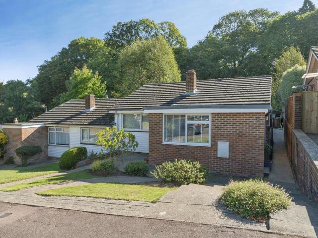 2 bedroom bungalow for sale