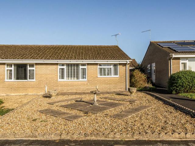 2 bedroom bungalow for sale