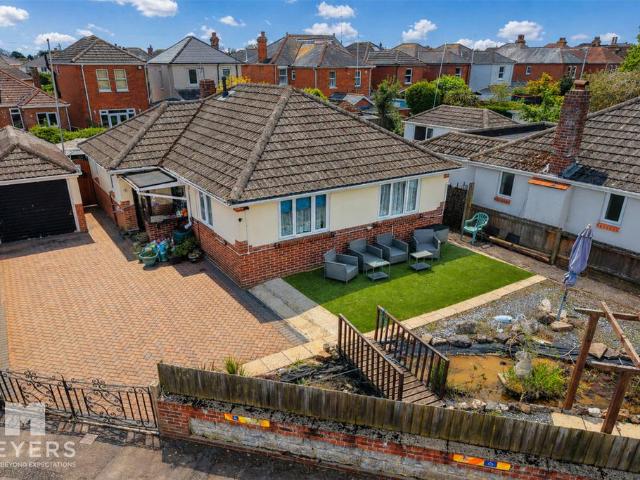 2 bedroom bungalow for sale