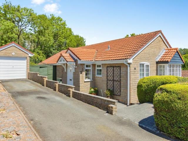 2 bedroom bungalow for sale