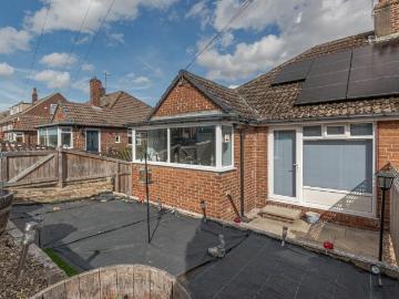 2 bedroom bungalow for sale