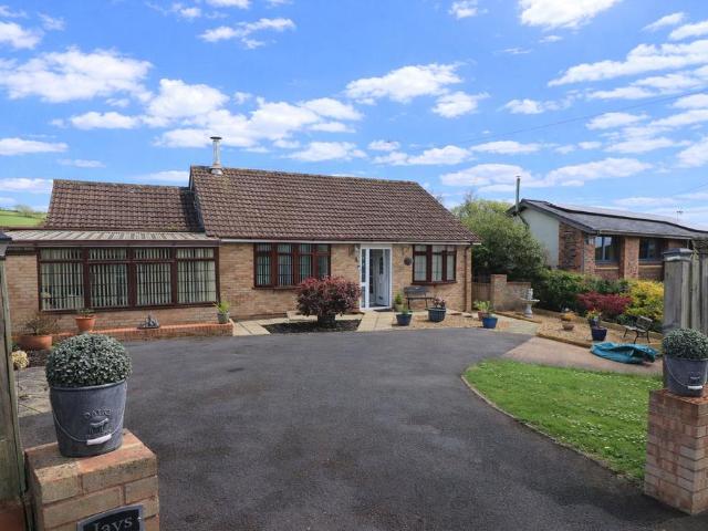 2 bedroom bungalow for sale