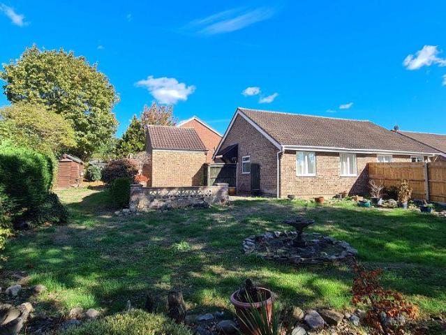 2 bedroom bungalow for sale