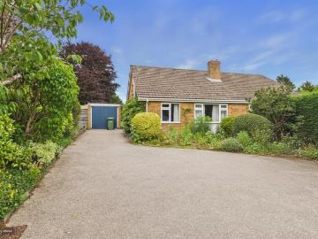 2 bedroom bungalow for sale