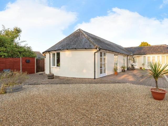 2 bedroom bungalow for sale