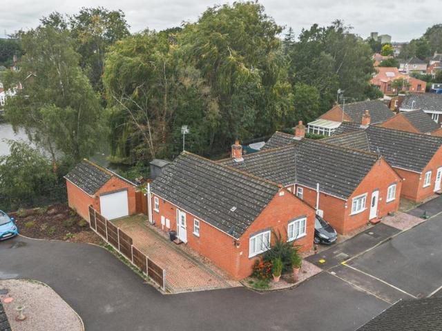 2 bedroom bungalow for sale