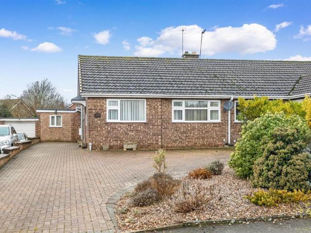 2 bedroom bungalow for sale