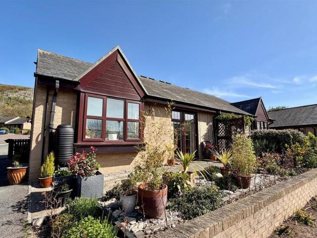 2 bedroom bungalow for sale